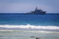 Le Bougainville au large de Clipperton