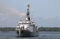 L'aviso Commandant l’Herminier appareille d'Abidjan