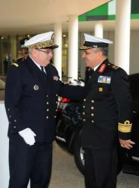 L’ amiral Bernard Rogel accueille son homologue égyptien, le vice-amiral Ossama Rabie