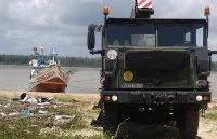 Le Vitor Luis 6, navire de pêche brésilien en action de pêche illégale dans les eaux françaises