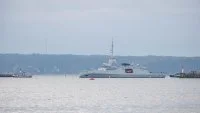 La frégate de défense et d'intervention Amiral Ronarc’h arrive à Brest
