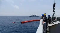 Le bâtiment de soutien et d’assistance métropolitain (BSAM) Rhône a participé à un exercice de lutte antipollution conjoint avec la Marine Royale marocaine