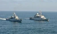 Le Prairial et une corvette péruvienne, le Ferre
