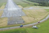Le Rafale à l'extrémité de la piste