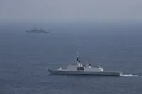 La frégate Surcouf et le destroyer japonais JS Akebono 
