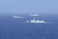 Le destroyer USS Strerett et 2 navires chinois