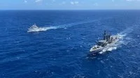 Le Bougainville et la frégate chilienne Lynch
