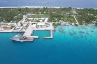 Le bâtiment de soutien Bougainville en escale sur l’île de Fakarava