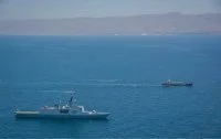 La frégate Courbet escorte le pétrolier libéré au large de la Somalie