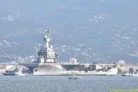 Le porte-avions Charles de Gaulle appareille pour des essais techniques