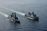La frégate française Forbin et la frégate hollandaise De Ruyter