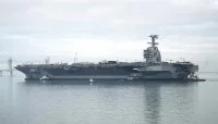 Le porte-avions USS Gerald R. Ford sur la James River en 2013