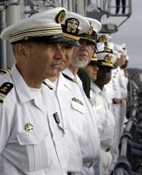 Le capitaine de frégate Jolas représente la marine nationale au sein de la mission APS 2009