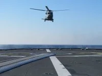 Premier appontage du NH90 sur le Surcouf