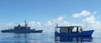 La frégate de surveillance Floréal porte assistance à 4 pêcheurs seychellois