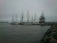 Arrivée de L'Hermione à Yorktown avec sa flottille accompagnatrice Medhermione