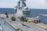 Des hélicoptères de l’armée espagnole sur le BPC Dixmude