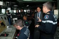 Le ministre de la défense en passerelle de la frégate Guépratte