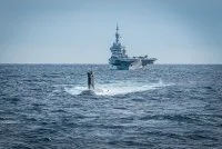 Le sous-marin Suffren et le porte-avions Charles de Gaulle lors de l'exercice Polaris 21