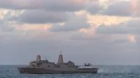 Le bâtiment amphibie américain USS Mesa Verde