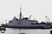 La frégate Bretagne dans le port de Manille (Philippines)
