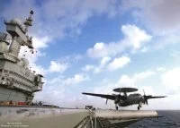 Un Hawkeye E2C décolle du Charles de Gaulle